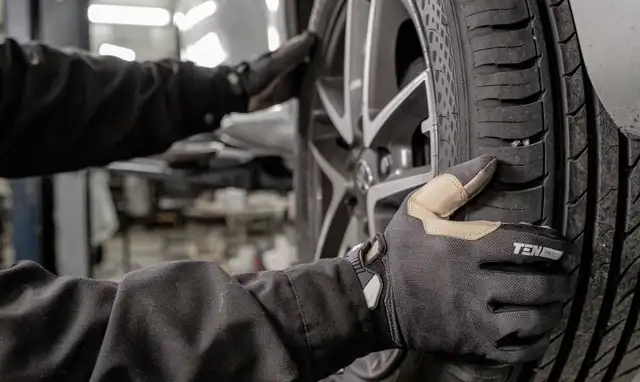 TIRE CHANGE TIRE SWAPS FLAT TIRE REPAIR