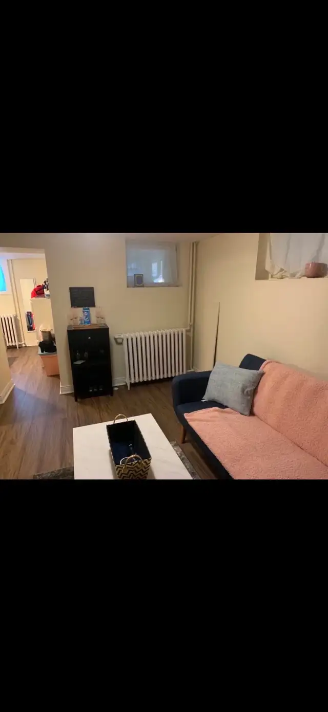 High Park Blvd-Roncesvalles Bright 1 Bdrm Bsmt September 1st