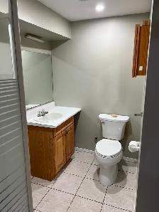4 Bedroom, 2 Bath, 5 Parking, Detached House for Rent, Brampton, - Photo 10