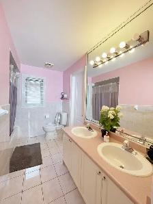 Near Finch Subway: Female Only second floor room for Rent -$900 - Photo 5