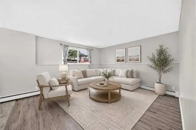 Spacious Apartment Available!