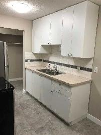 Spacious Apartment Available! - Photo 5