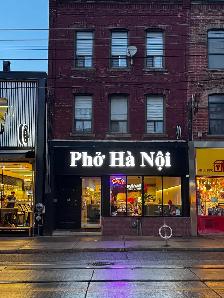 DOWNTOWN TORONTO, QUEEN & BATHURST, 3 BED, 1 BATH APT FOR RENT - Photo 10