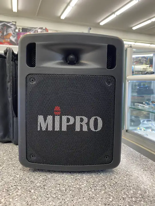 Mipro MA-303SU Single-Channel Portable Wireless PA System