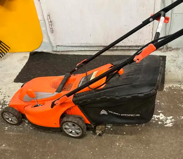 TONDEUSE A GAZON ELECTRIQUE A ARVIDA 581-490-2654