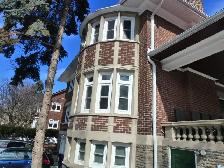 Luxury Large and Bright 1 Bdm Apart Bordering Over High Park