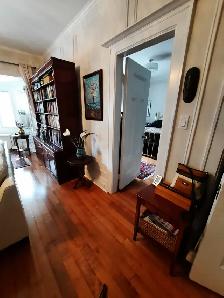 Luxury Large and Bright 1 Bdm Apart Bordering Over High Park - Photo 3