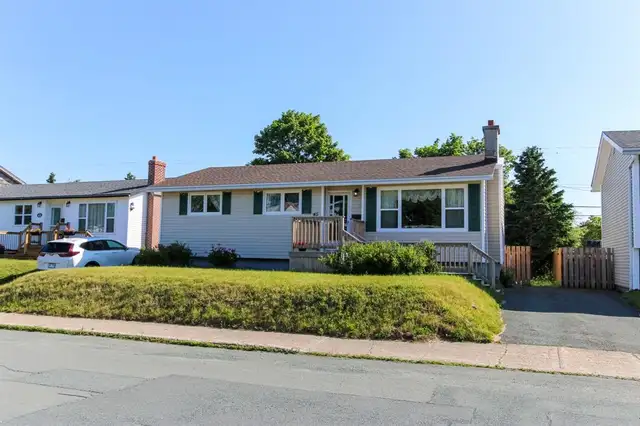 Great Price, Great Home & Location on Greenspace!