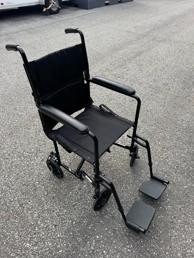 DRIVE MEDICAL TRANSPORT CHAIR