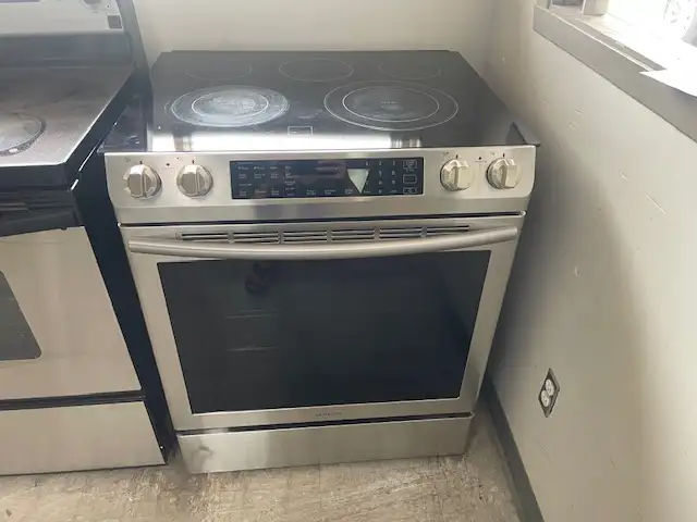 Cuisinière inox encastrable vitro double convection Samsung