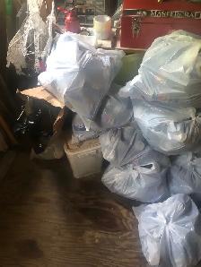 Plus de 10 sacs de consignées à donner - Photo 2
