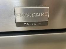 Cuisinière stainless vitrocéramique convection Frigidaire - Photo 4