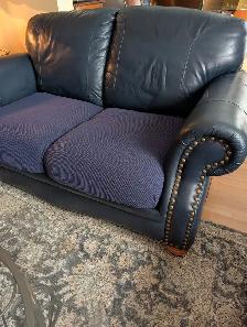 PREMIUM LEATHER LOVESEAT - Photo 3