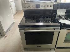 Cuisinière stainless vitrocéramique Frigidaire