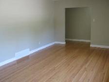 House for Rent on Clarence Ave South 3 Bedroom Main Floor - Photo 2