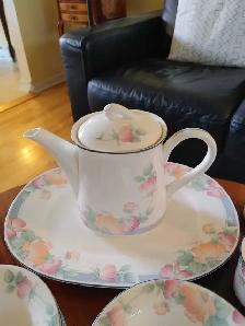 Set de vaisselle NORITAKE ( 8 - 12 couverts ) Japon - Photo 4