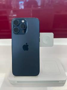 Apple iPhone 15 pro max (256GB) – Certified Pre-Owned ! $999