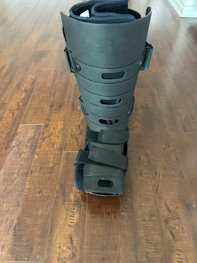 Aircast boot For sale