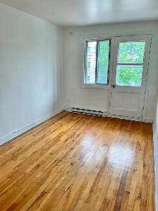 Un mois gratuit!  4.5  2 ch. fermées   Beaubien,Petite-Patrie