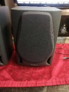 Emerson 3 disc changer with two speakers - Photo 4