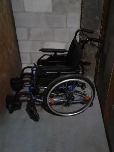 FAUTEUIL ROULANT PLIABLE