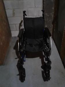FAUTEUIL ROULANT PLIABLE - Photo 3