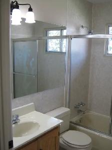 House for Rent on Clarence Ave South 3 Bedroom Main Floor - Photo 5