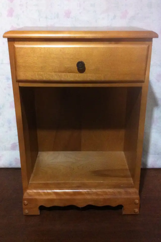 Table de chevet pour chambre