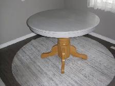 EXCELLENT SOLID WOOD DINNING ROOM TABLE - Photo 2