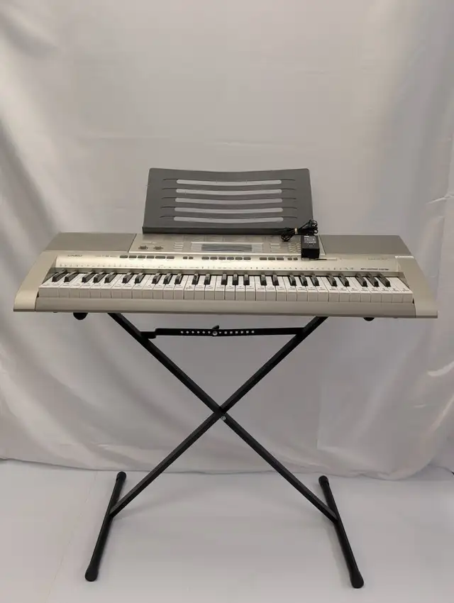 (B2292) Casio LK-270 Keyboard