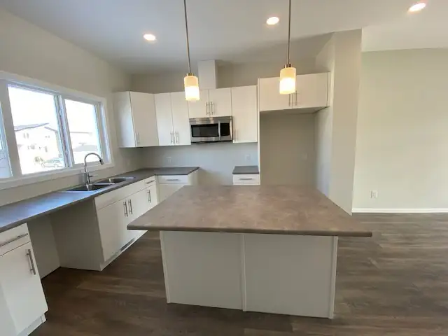 House for rent Sarting Oct 1 at Aurora North Point