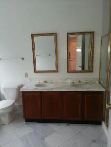 Top Floor 2BR Flat w/ Hardwood - 1168 South Park Unit C - Sept 5 - Photo 4