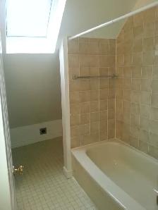 Top Floor 2BR Flat w/ Hardwood - 1168 South Park Unit C - Sept 5 - Photo 5