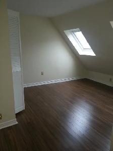 Top Floor 2BR Flat w/ Hardwood - 1168 South Park Unit C - Sept 5 - Photo 15