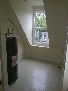 Top Floor 2BR Flat w/ Hardwood - 1168 South Park Unit C - Sept 5 - Photo 16