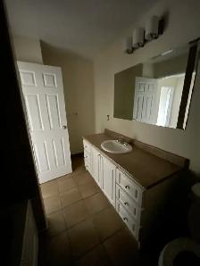 Unique 2-Level Townhouse-Style 2BR - Sep 1st - Heat/Wat/PK - Photo 7
