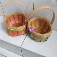 2PANIERS NEUFS EN BOIS DÉCORÉS DE COULEUR FLEURS: $10.00 CHACUN - Photo 3