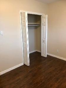 Beautifully Renovated Preston Avenue 3 bedroom Main Floor - Photo 7