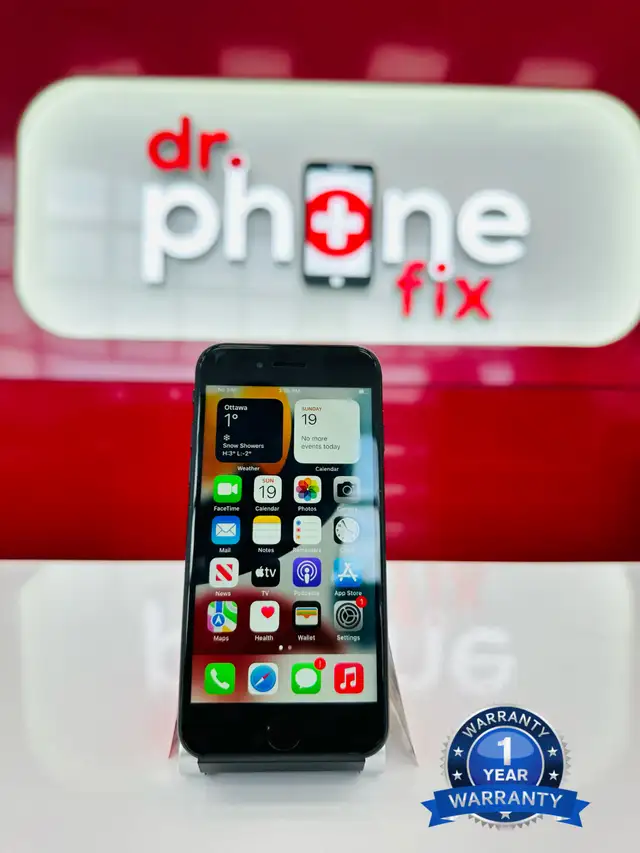 Iphone Se 2020 64gb 1 year warranty with excellent condition