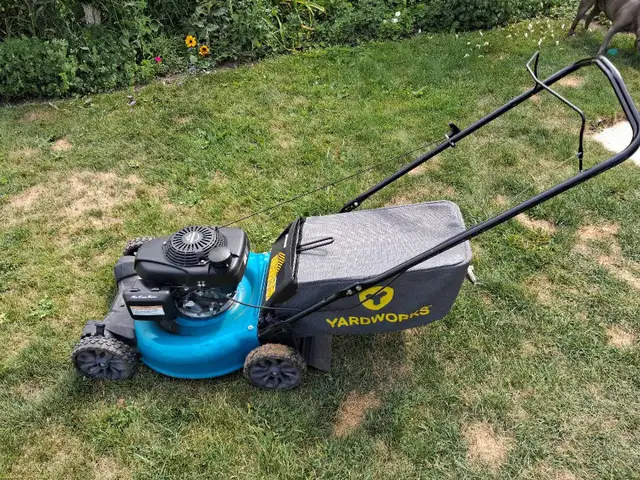 Honda - Yardworks - lawn mower