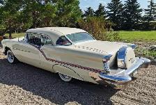 Selling my collection. 1957 Oldsmobile,1938 International, 2001 - Photo 2