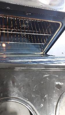 Stove - 30 Samsung 5.9 Cu. Ft. - Electric Range - SS. - Photo 6
