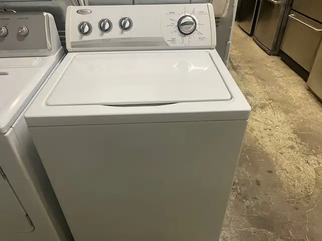 Laveuse seule traditionnelle blanche Whirlpool