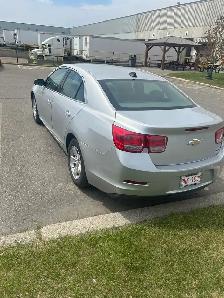 Chevy Malibu - Photo 2
