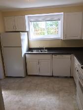 Bright 3 Bdm A/G BSMNT Apt., 5A Simms St, Sept. 1/26 - Photo 5