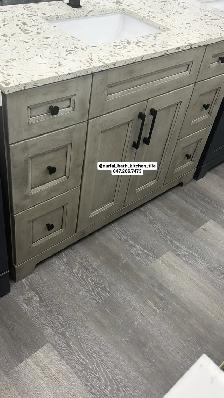 Vanity, Countertop, Mirror, Bathtub, Faucet