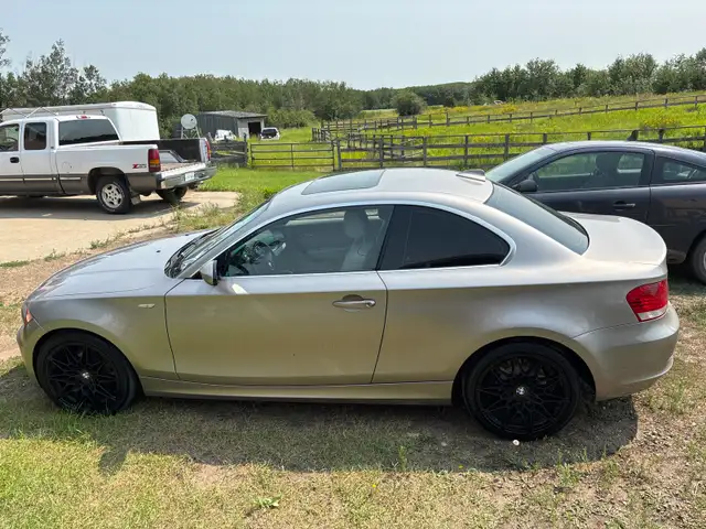 2009 BMW 128i - Perfect female car!