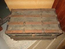 ANTIQUE TRUNK for SALE - Photo 4