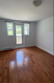 Très propre et ensoleillé 4 1/2 Condo à louer - CDN, UdM, HEC - Photo 2