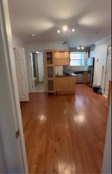 Très propre et ensoleillé 4 1/2 Condo à louer - CDN, UdM, HEC - Photo 3